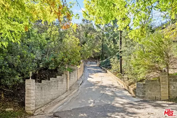 Studio City (los Angeles), CA 91604,12004 Briarvale Lane