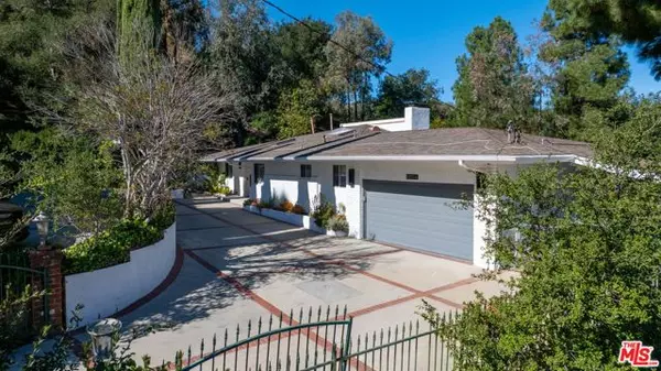 12004 Briarvale Lane, Studio City (los Angeles), CA 91604