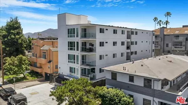 North Hollywood (los Angeles), CA 91602,10918 Camarillo Street #103