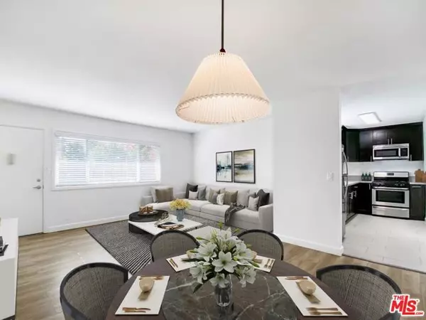 Los Angeles, CA 90019,1446 S COCHRAN Avenue #3