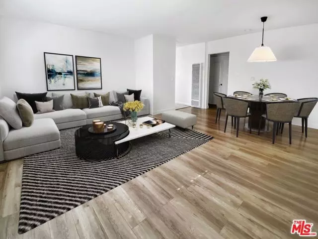 Los Angeles, CA 90019,1446 S COCHRAN Avenue #3