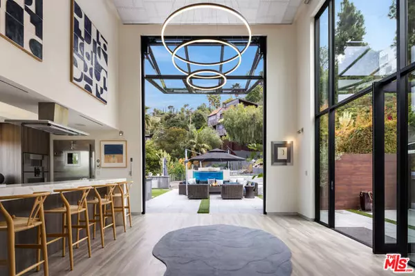 Los Angeles, CA 90068,5751 Valley Oak Drive