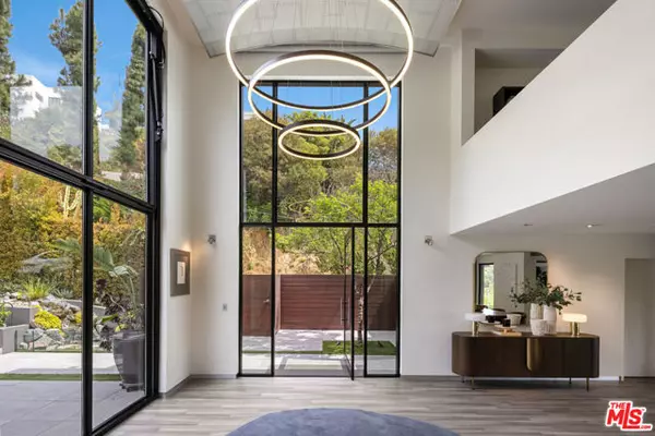 Los Angeles, CA 90068,5751 Valley Oak Drive