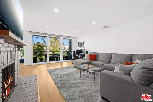 Los Angeles, CA 90049,11918 Kiowa Avenue #302