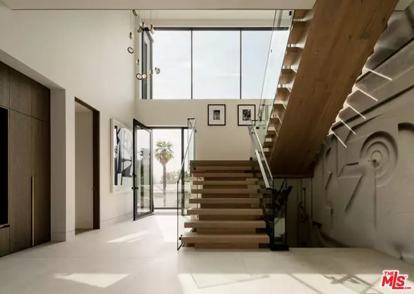 Los Angeles, CA 90064,9919 Girla Way