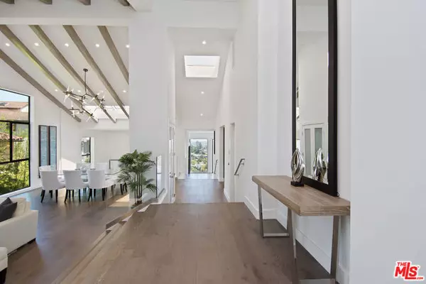 Los Angeles, CA 90027,4130 Parva Avenue