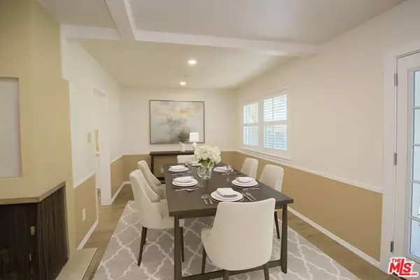 Los Angeles, CA 91406,7465 N Forbes Avenue