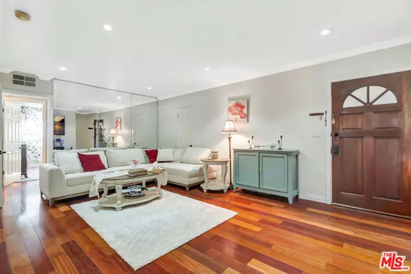 Encino (los Angeles), CA 91436,4610 Densmore Avenue #105