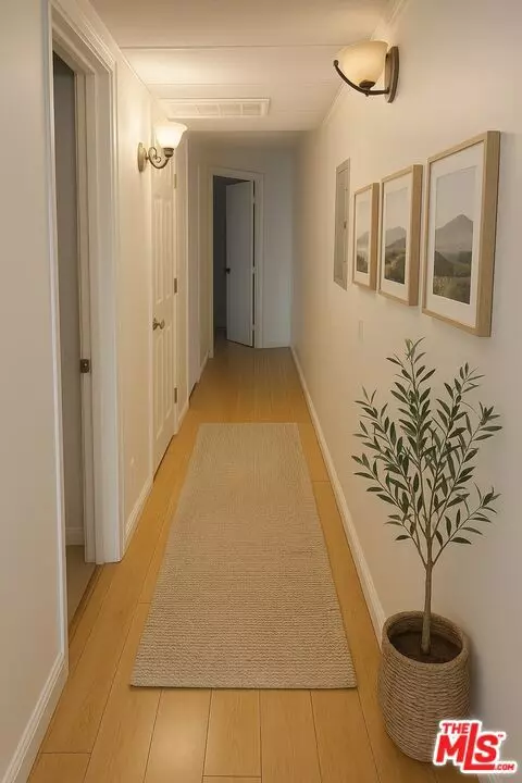 Calabasas, CA 91302,4722 Park Granada #206