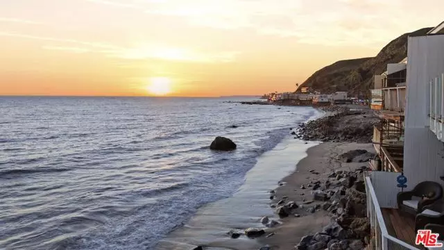 Malibu, CA 90265,20456 Pacific Coast Highway