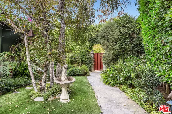 Valley Village, CA 91601,5107 Colfax Avenue