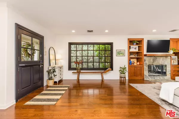 Valley Village, CA 91601,5107 Colfax Avenue