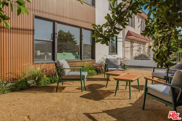 2046 S Burnside Avenue, Los Angeles, CA 90016