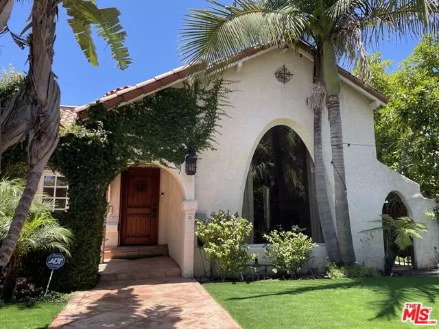 Los Angeles, CA 90048,401 N Kings Road