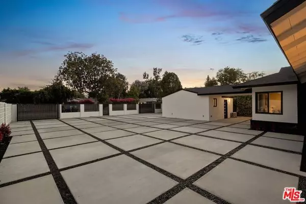 Sherman Oaks, CA 91423,14011 Magnolia Boulevard