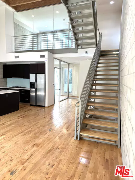 Los Angeles, CA 90068,3450 Cahuenga Boulevard #203