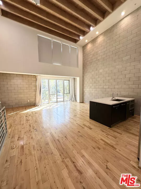 Los Angeles, CA 90068,3450 Cahuenga Boulevard