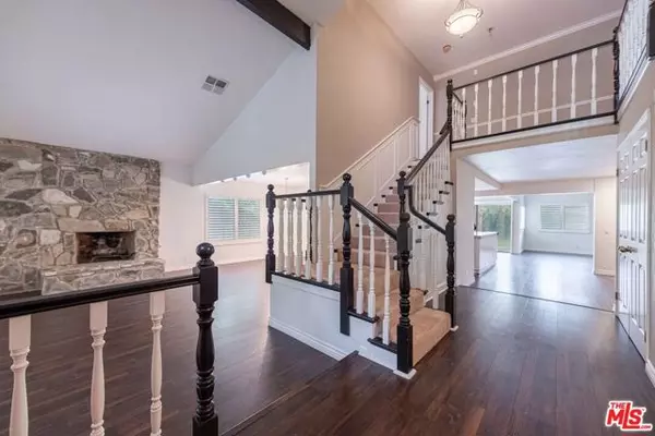 Agoura Hills, CA 91301,27821 Via Amistosa