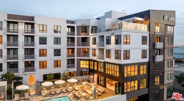 Los Angeles, CA 90015,1340 S Hill Street #322