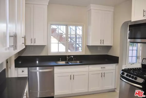 Los Angeles, CA 90019,1611 Ellsmere Avenue