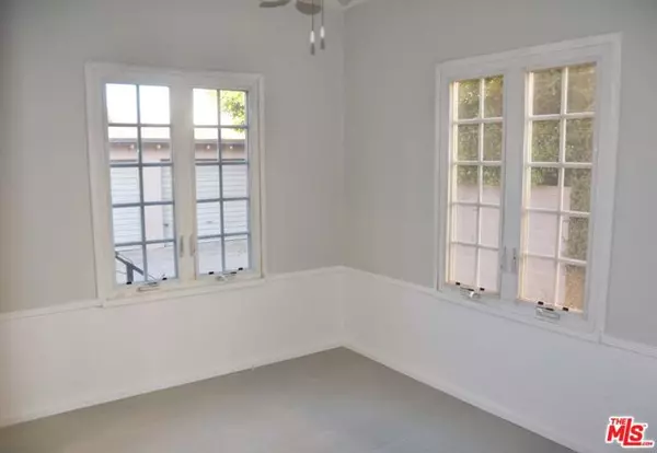 Los Angeles, CA 90019,1611 Ellsmere Avenue