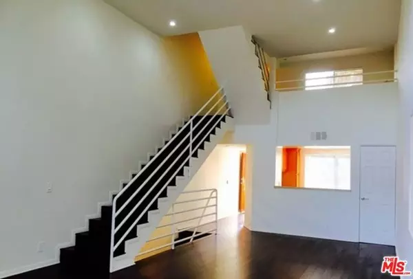 Los Angeles, CA 90027,3712 Evans Street #1B