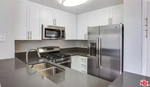 Calabasas, CA 91302,5758 N Las Virgenes Boulevard #10-235