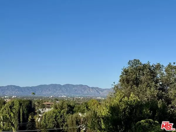 Sherman Oaks, CA 91403,15213 Del Gado Drive