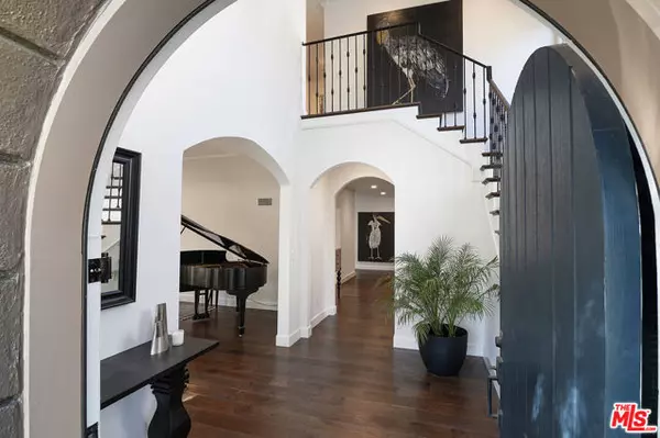 Los Angeles, CA 90004,501 N Cahuenga Boulevard