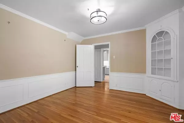 Beverly Hills, CA 90210,2427 Benedict Canyon Drive