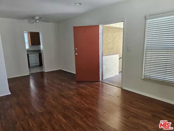 Los Angeles, CA 90019,1824 S Wilton Place