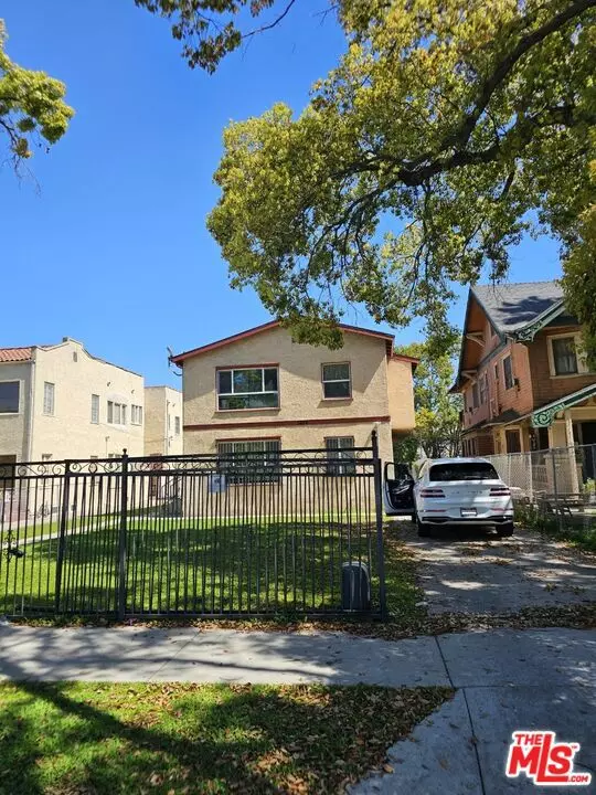 Los Angeles, CA 90019,1824 S Wilton Place