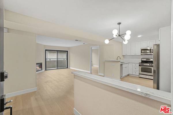 8300 Manitoba Street #221, Playa Del Rey (los Angeles), CA 90293