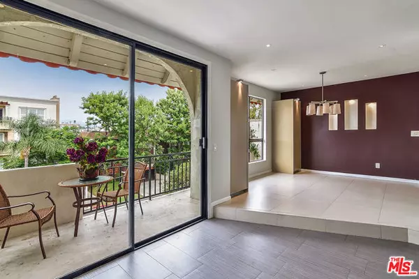 Los Angeles, CA 90049,11920 DOROTHY Street #302