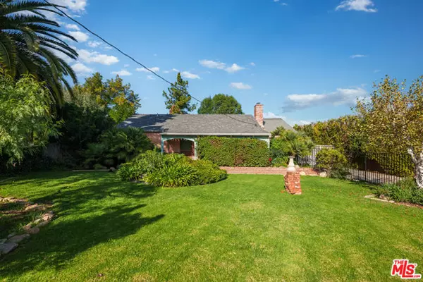 Reseda (los Angeles), CA 91335,19043 Keswick Street