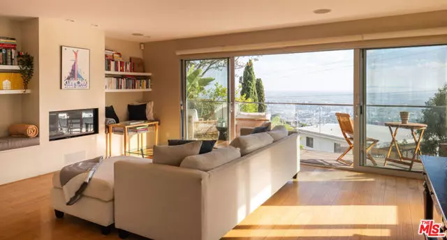 2158 Sunset Plaza Drive, Los Angeles, CA 90069