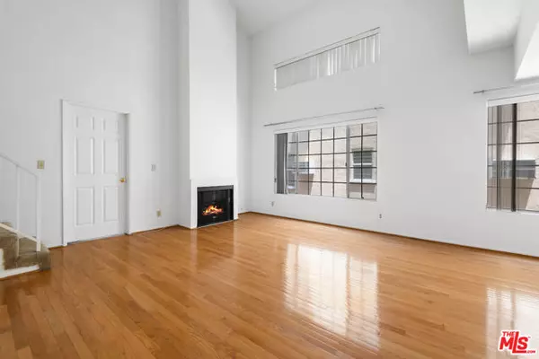 Los Angeles, CA 90004,607 N Rossmore Avenue