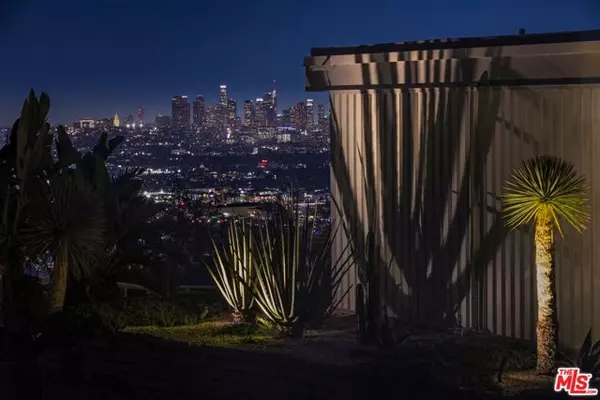 Los Angeles, CA 90069,1635 Woods Drive