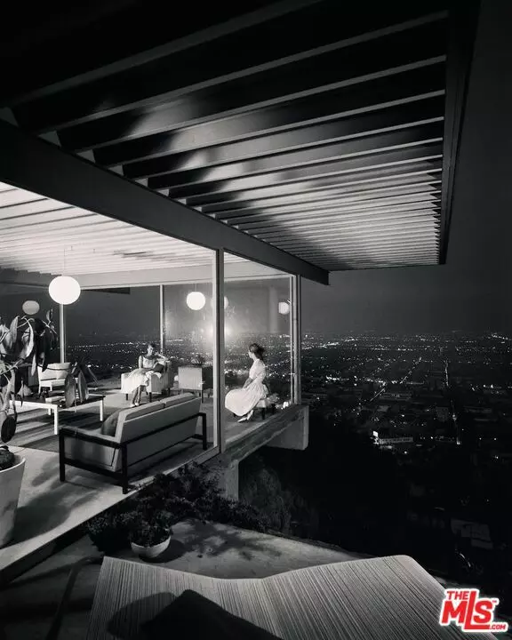 Los Angeles, CA 90069,1635 Woods Drive