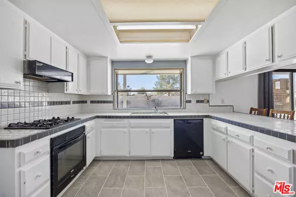 Victorville, CA 92395,18655 Knollwood Court