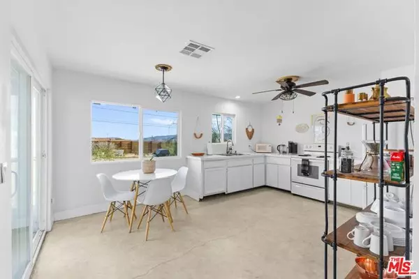 Joshua Tree, CA 92252,4789 Avenida Del Sol