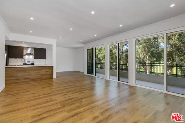 12320 MONTANA Avenue #201, Los Angeles, CA 90049