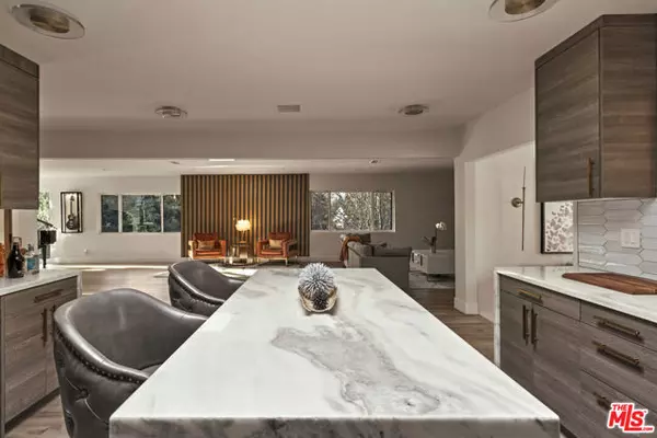 Woodland Hills (los Angeles), CA 91364,4430 Natoma Avenue