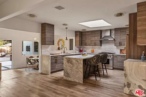 Woodland Hills (los Angeles), CA 91364,4430 Natoma Avenue