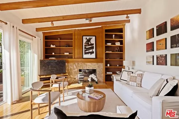 Los Angeles, CA 90069,8295 Hollywood Boulevard