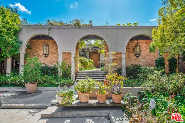 1018 SUMMIT Drive, Beverly Hills, CA 90210