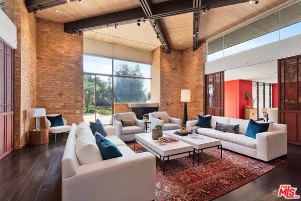 Beverly Hills, CA 90210,1018 SUMMIT Drive