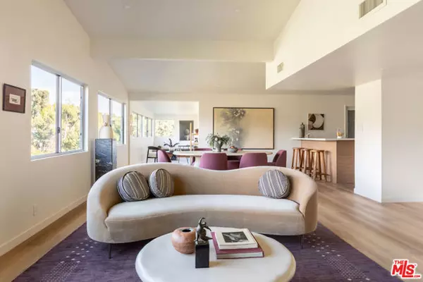 Los Angeles, CA 90068,5661 Spreading Oak Drive