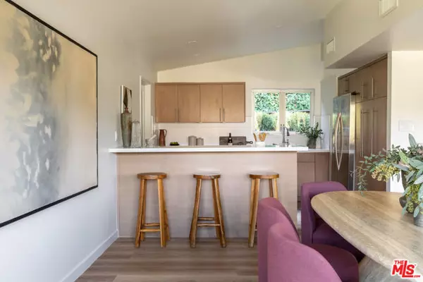 Los Angeles, CA 90068,5661 Spreading Oak Drive