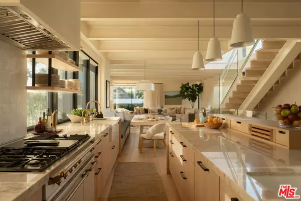 Santa Monica, CA 90405,120 N Hart Avenue